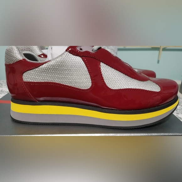 Prada Red and Silver Sneakers with Yellow Detail están en perfecto estado PRADA - Picture 1 of 6